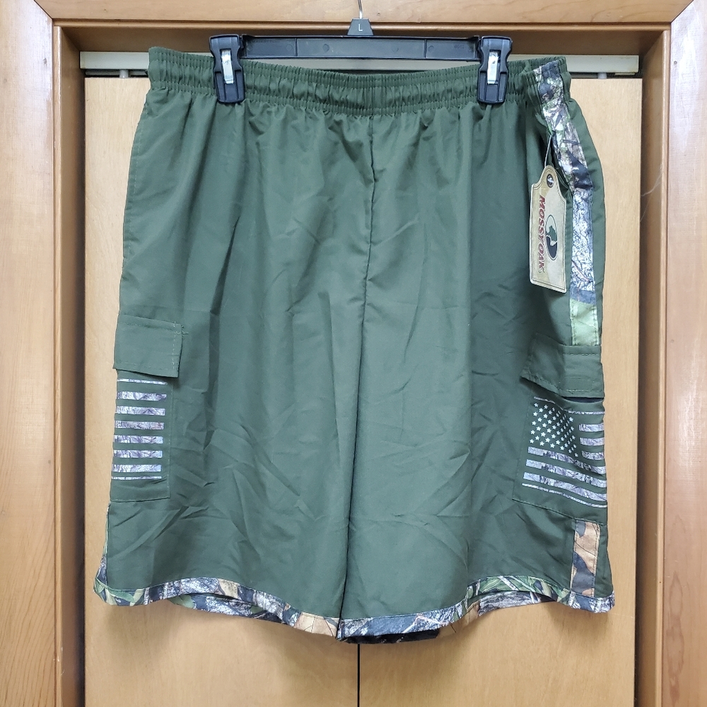 Mossy Oak Swimtrunks XL NWT Side Pockets Camo American Flag
